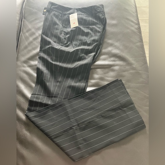 H&M Pants - H&M Women’s Black and White Pinstripe Dress Pants Size 4